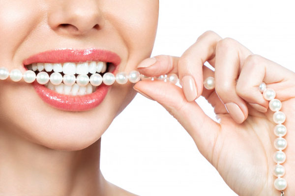 Không chỉ mang lại tính thẩm mỹ mà làm răng sứ còn rất an toàn và bền chắc