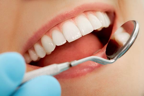 Phương pháp này khắc phục được rất nhiều nhược điểm của kỹ thuật bọc răng sứ