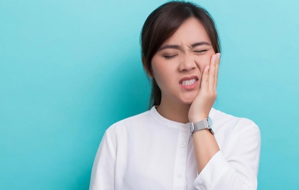 Viêm khớp thái dương hàm: Căn bệnh khiến Kasim Hoàng Vũ "méo mặt"