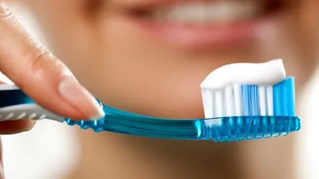Đánh răng thường xuyên giúp giảm nguy cơ mất trí nhớ