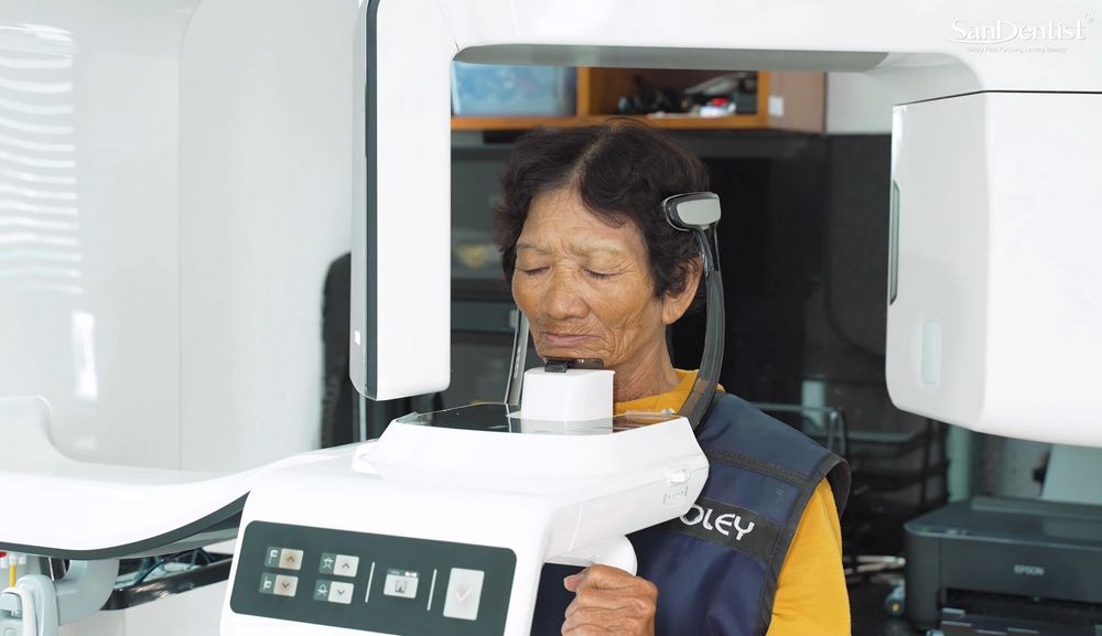 Bà Sáu Thia và hành trình "tìm lại nụ cười" cùng San Dentist