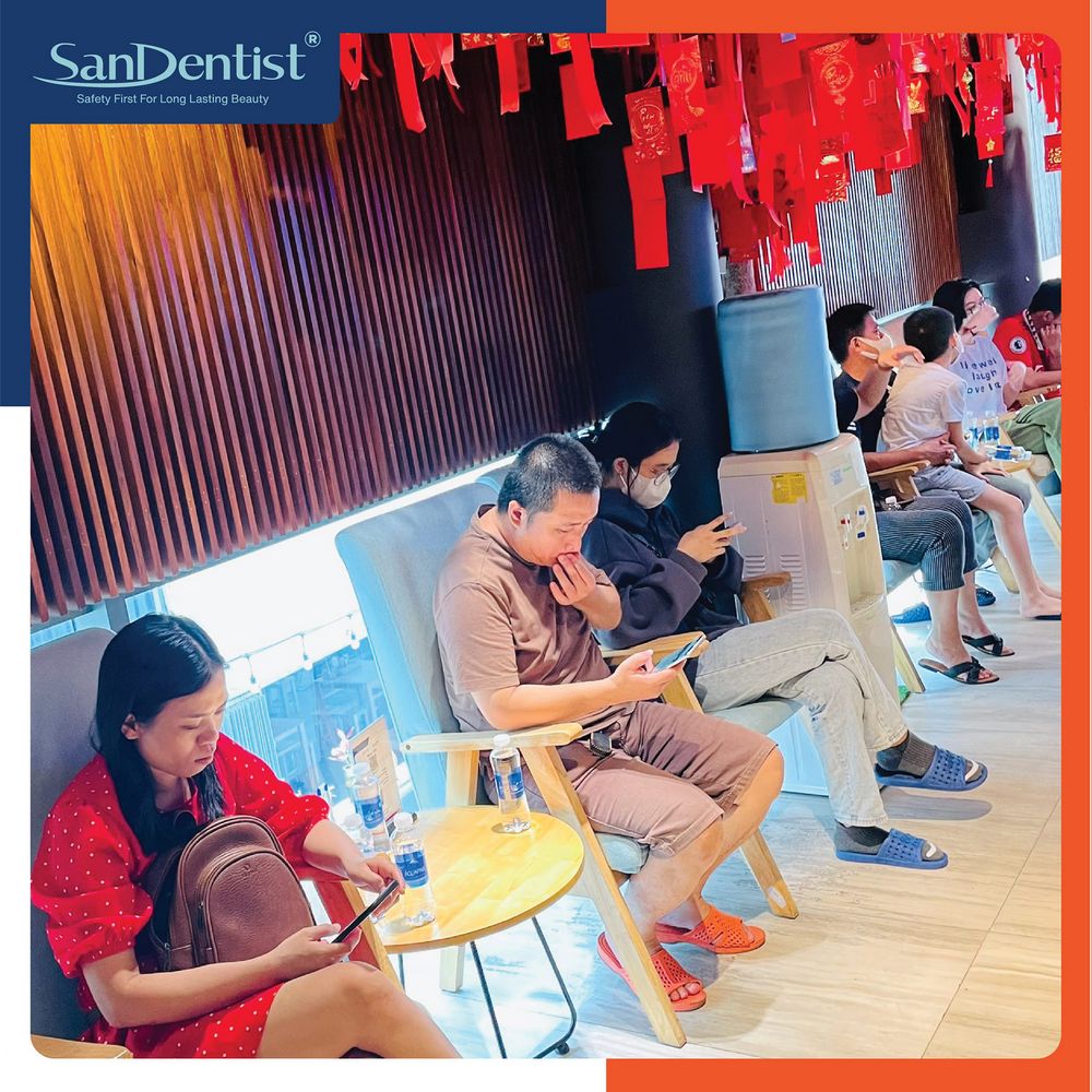 Chân răng bị vàng: Điều trị ra sao để lấy lại vẻ đẹp?