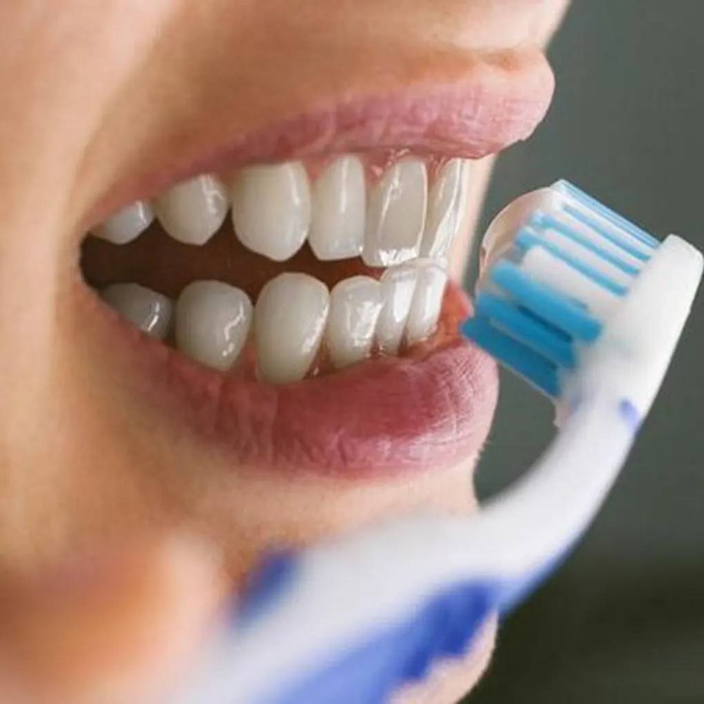Không đánh răng trước khi ngủ có thể tổn thương tim