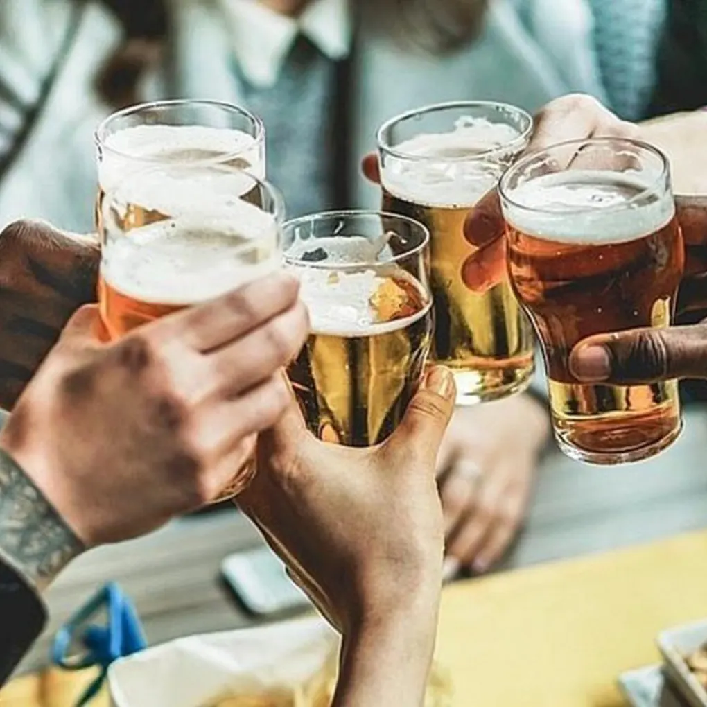 Nôn mửa do rượu bia cần vệ sinh răng miệng thế nào?