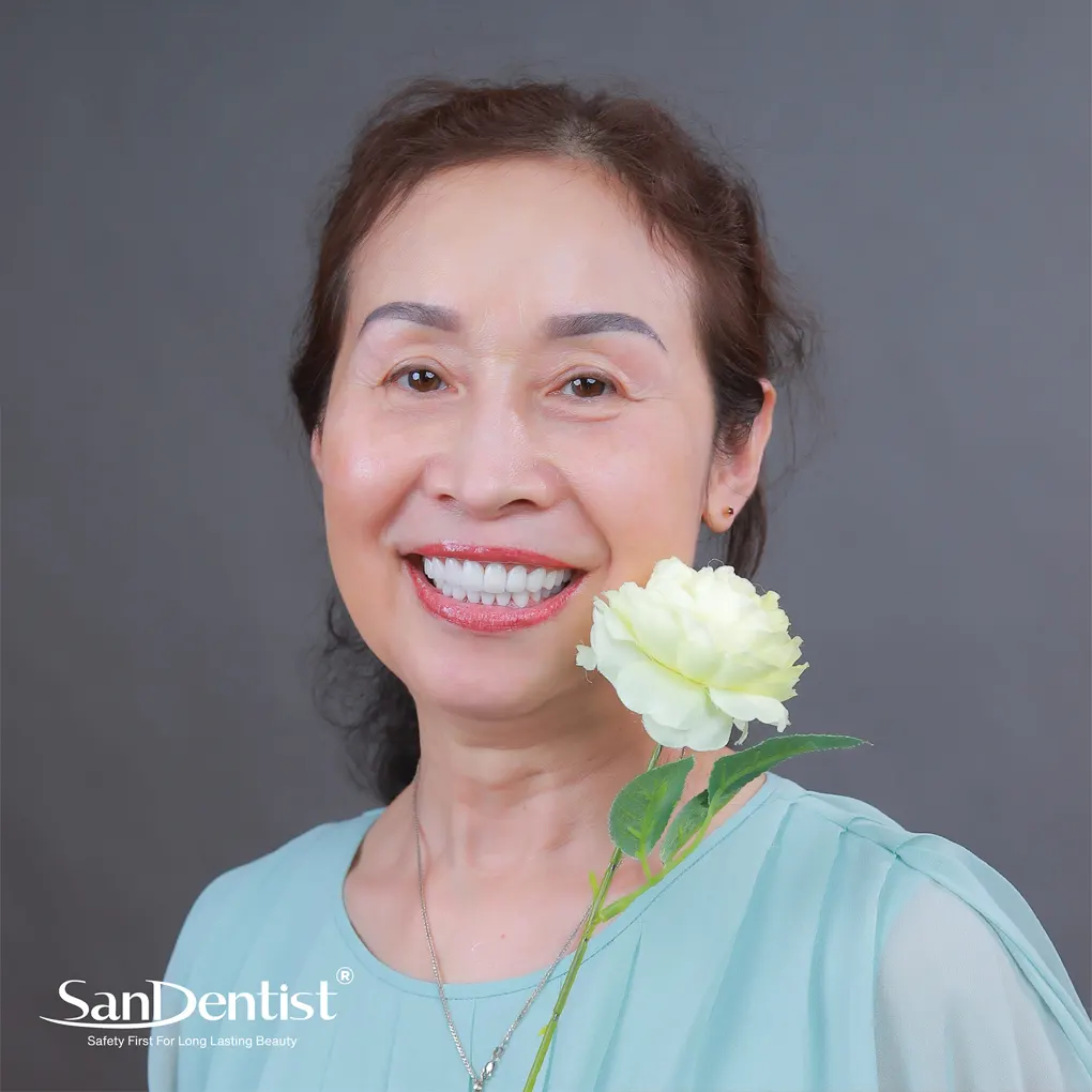 Răng vỡ rụng từng mảnh do đánh răng sai cách