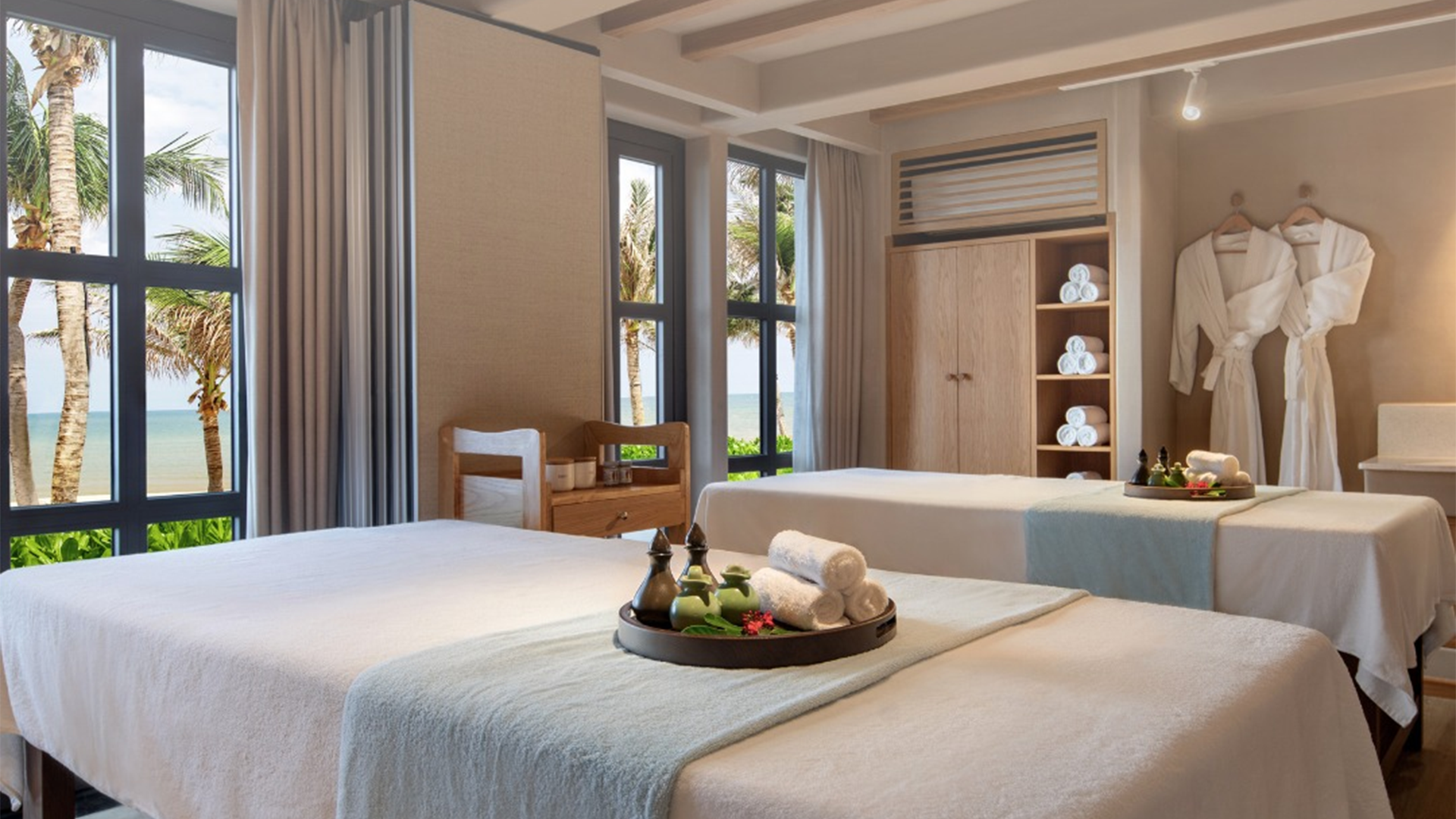 Trồng răng implant nghỉ dưỡng 5 sao