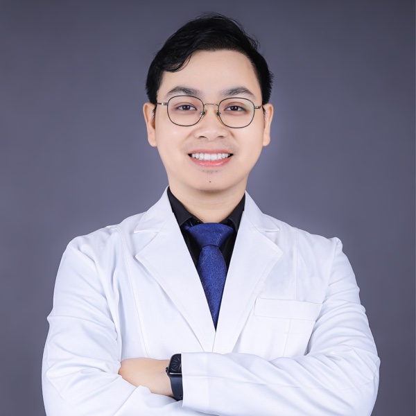 BS Võ Tá Dũng - Giám đốc chuyên môn San Dentist & Thế Giới Implant