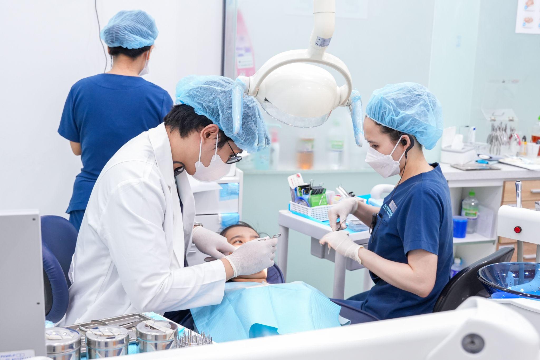 lấy cao răng - hình 3