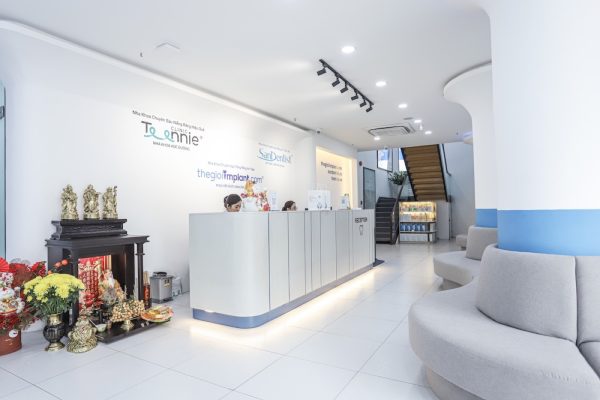 Quầy lễ tân Nha khoa San Dentist