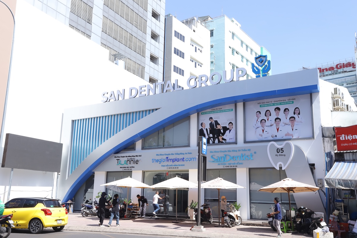 Phòng điều trị San Dentist trang bị máy móc hiện đại