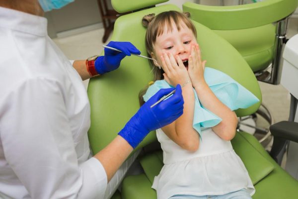 Chăm sóc răng trẻ em 0-6 tuổi: từng giai đoạn 2026