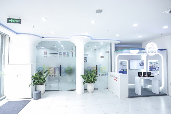 Bảng giá răng sứ 2026 - Bọc răng sứ thẩm mỹ và dán sứ Veneer tại San Dentist
