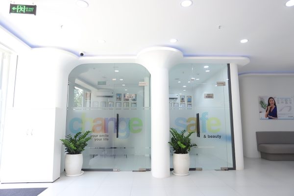 Bảng giá răng sứ 2026 - Bọc răng sứ thẩm mỹ và dán sứ Veneer tại San Dentist